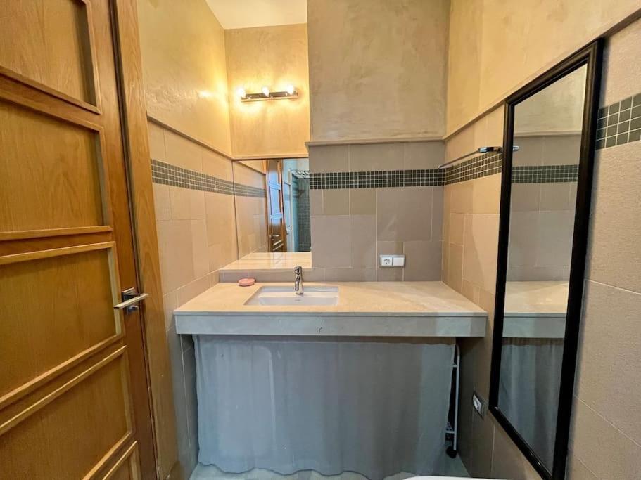 Apartamento Sierpes-Azofaifo Séville Extérieur photo